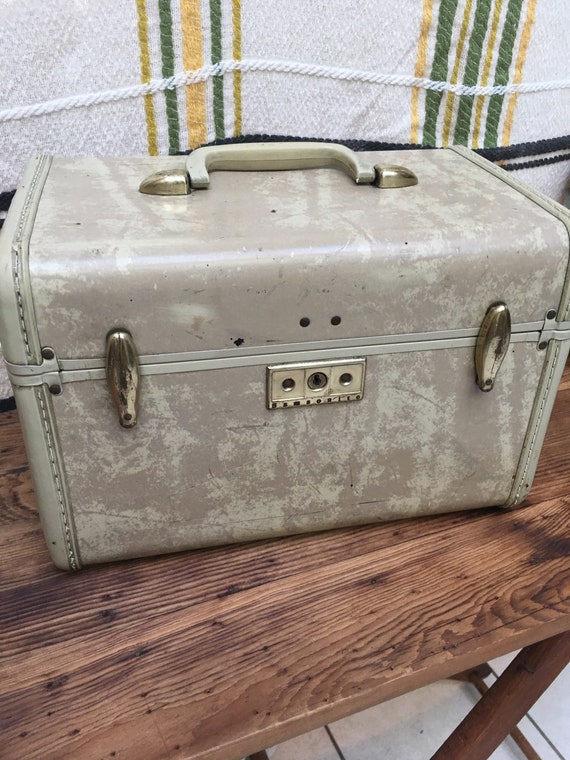 vintage Samsonite White train case with mirror farmho… Gem