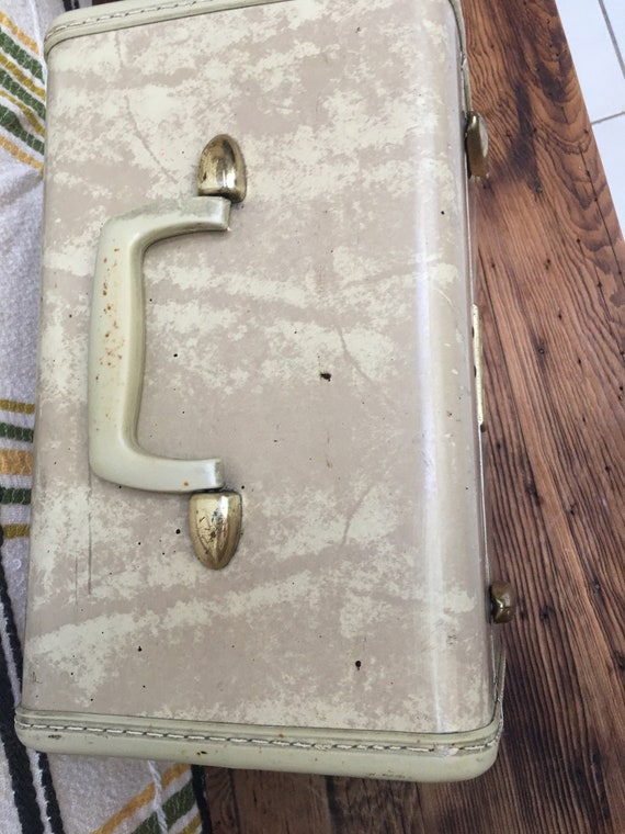 vintage Samsonite White train case with mirror farmho… Gem