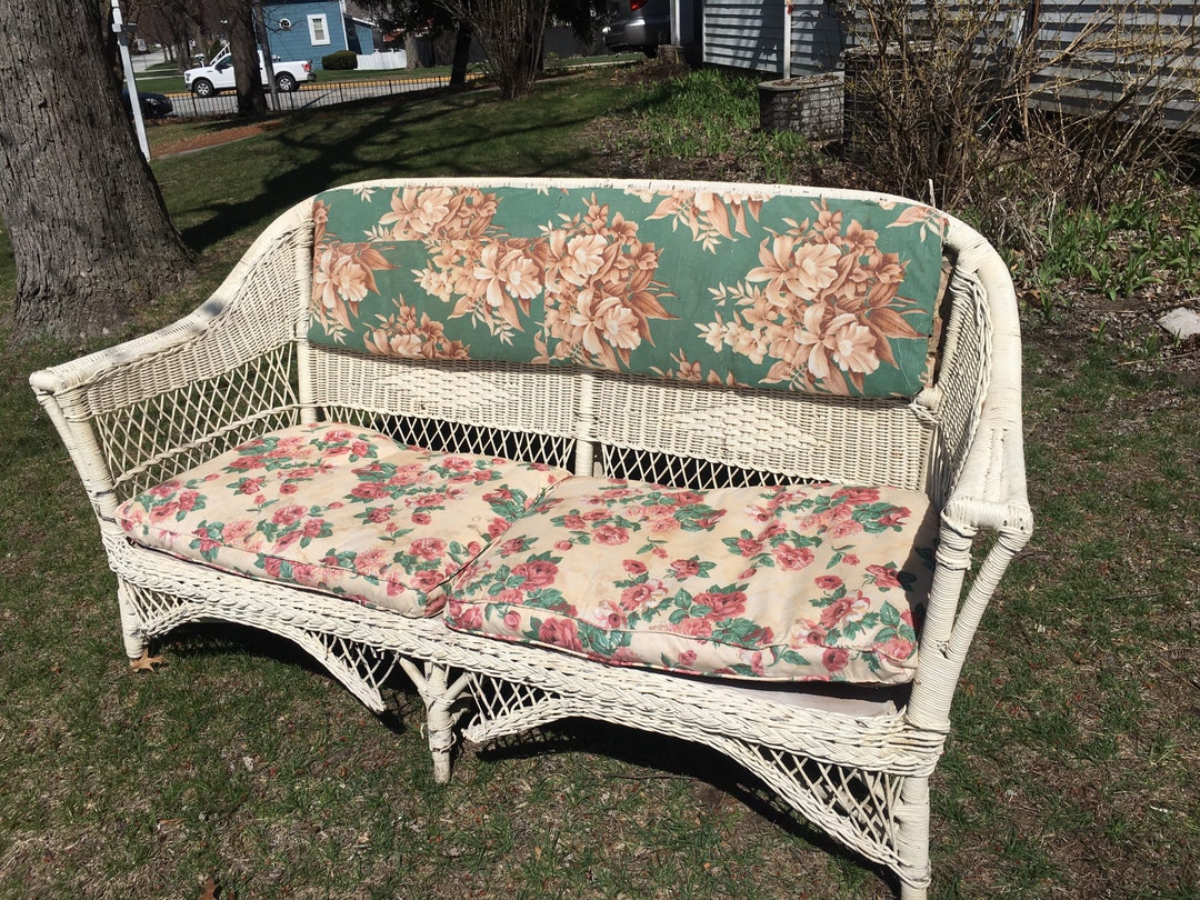 Antique White Wicker Sofa Summer Porch Life Farmhouse Decor Deck