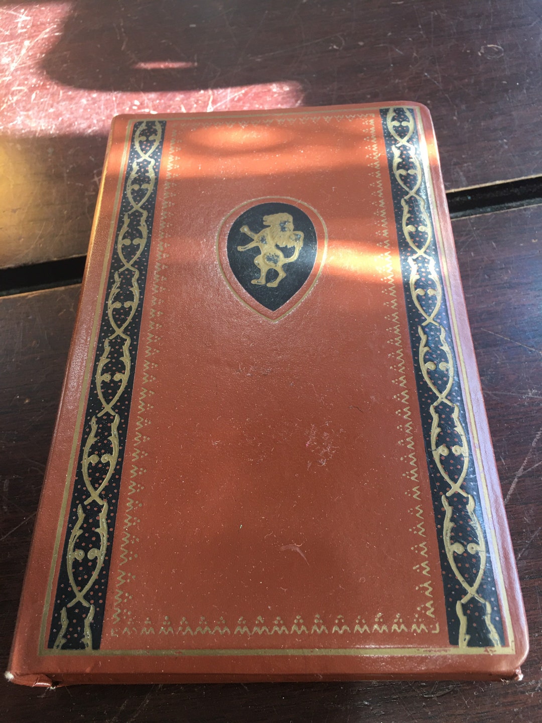 retro-faux-leather-weekly-planner-with-center-notes-phone-number