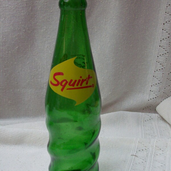 Vintage Squirt spiral green bottle Sparkling Lemon Soda 12 fl oz