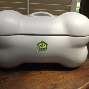 Pet zone hotsell bone storage bin