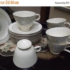 SUMMER SALE 1950 Homer Laughlin China Celeste Dinner Plate Mid Century Vintage Dinnerware Aqua Bead Flowers /& Platinum Trim