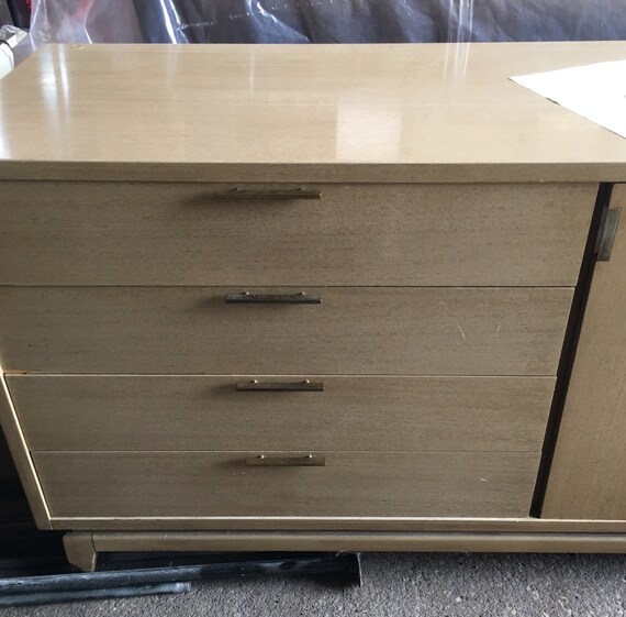 30 Off Sale Mcm Retro Vintage Blonde Bedroom Suite Set Three Pieces Furniture Farmhouse