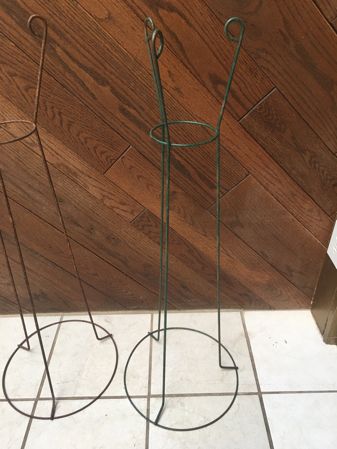 25 OFF antique wire single plant stand with scrolls wide base Etsy