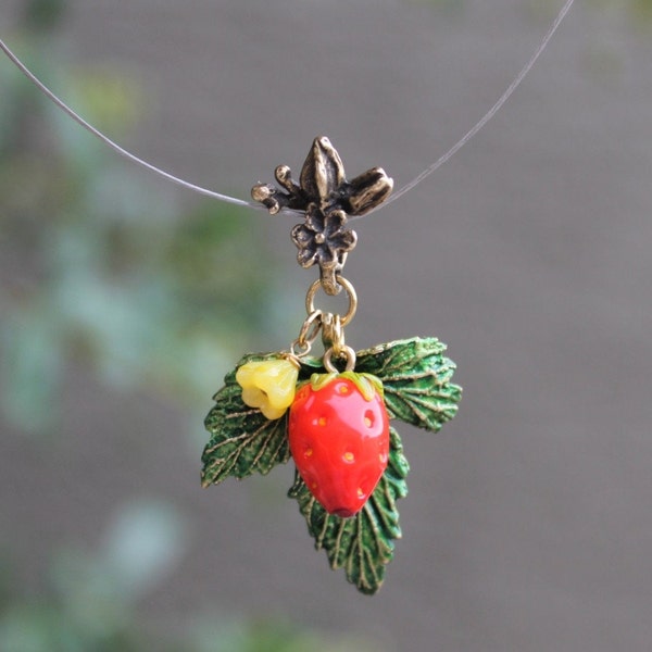 Red Garden Strawberry Pendant with Gold or Green Leaf, Handmade Lampwork Glass Strawberry Charm, Murano Glass Fresa Fruta