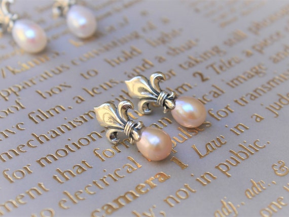 Fleur De Lis Genuine Freshwater Pearl Earrings Lotus Lily Silver Studs Teardrop Peacock White Pink Pearls New Orleans Canada Symbol