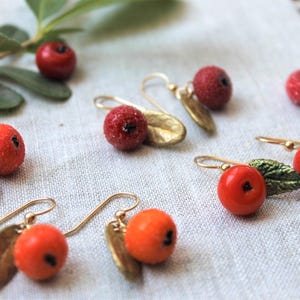 Glass Hawthorn Rowan Berry with Gold Green Patina Leaf Earrings, Hand-blown Red Orange Berry, Nature Inspired Fall Color Jewelry