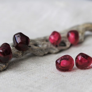 Pomegranate Seeds Glass Stud Earring Single or Pair, Handmade Murano Glass Red, Pink, Wine Lampwork Punica Granatum