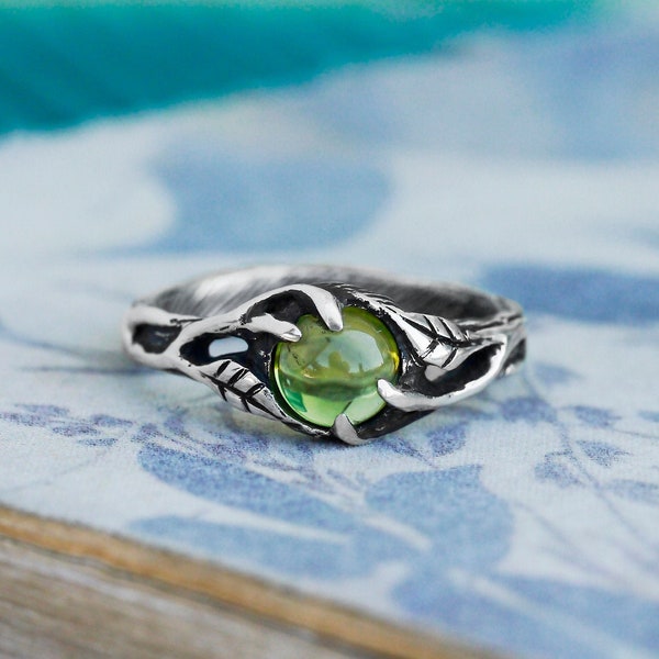 Peridot Ring Women "Anais" | Green Gemstone ring | Green Flower ring | Sterling Silver ring | Vintage ring | Engagement rings peridot