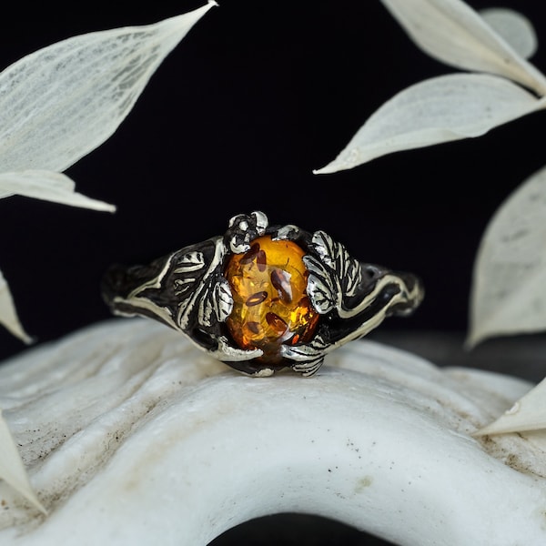 Amber Ring "Daisy" | Alternative Engagement ring | Flower ring | Twig ring | Amber jewelry | Vintage ring | Boho jewelry | Womens rings