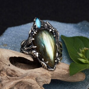 Labradorite Ring "Lucia" |  Statement ring | Rings for women | Vintage ring | Antique Ring | Flower Ring | Rings for women | Large ring