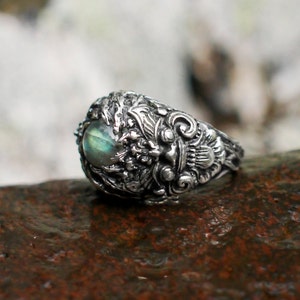 Labradorite Ring for men "Barong" | Sterling Silver Ring | Gemstone Balinese ring | Mens ring Bali | Pinky Ring | Vintage ring men