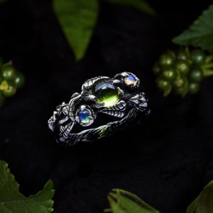 Opal and Peridot Ring "Angie" | Opal Engagement ring | Sterling Silver ring | Flower ring | Rings for women | Vintage ring | BlacktreeLab