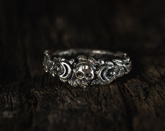 Schedelring “Florie”| 925 zilveren gotische ring | Motorring | | Viking natuurring | Zware metalen ring | Memento Mori-ring | Bloemenpunkring