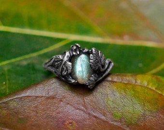 Labradorite Ring for Women "Daisy" | Vintage engagement ring | Flower ring | Antique ring | Boho ring | Gemstone ring | Wedding ring