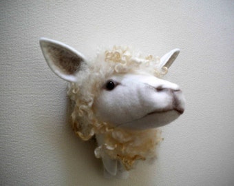 SHEEP HEAD trophy head pattern by Jan Horrox