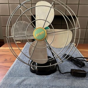 Mid Century Zero oscillating electric fan