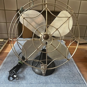 アメリカ Eskimo ヴィンテージ 卓上扇風機 (送料込み）最終値下げ Eskimo Electric Fan - Etsy