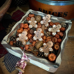 Set of 20 Mini Gingerbread Men Wax Dipped, Scented, Ornies Bowl Filler, Potpourri Primitive Christmas Decor
