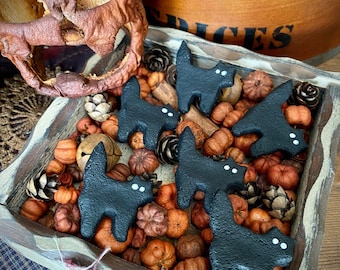 Set of 20 Scented Black Cats, Wax Dipped Salt Dough, Bowl Filler, Potpourri, Primitive Decor