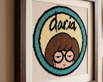 Patrón de punto de cruz del logo de Daria en PDF, gráfico de nostalgia de MTV de los 90, bordado de chica sarcástica y divertida