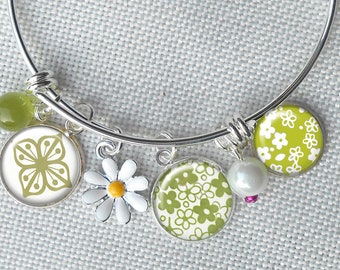 Green Pyrex Charm Wire Bangle Bracelet, Pyrex Spring Blossom and Square Flowers Patterns, Birthday Gift Ideas, Green Charm Bracelet