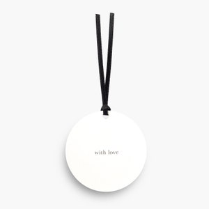 Com etiqueta de presente de impressão tipográfica de amor, etiqueta de embrulho de presente de aniversário, etiqueta para de, cartão de presente de feriado, tipografia moderna, design minimalista, em branco no verso