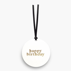 Etiqueta de presente de feliz aniversário com impressão tipográfica, folha de ouro, etiqueta de presente de Natal para etiqueta, cartão de presente de Natal, tipografia moderna em branco no verso
