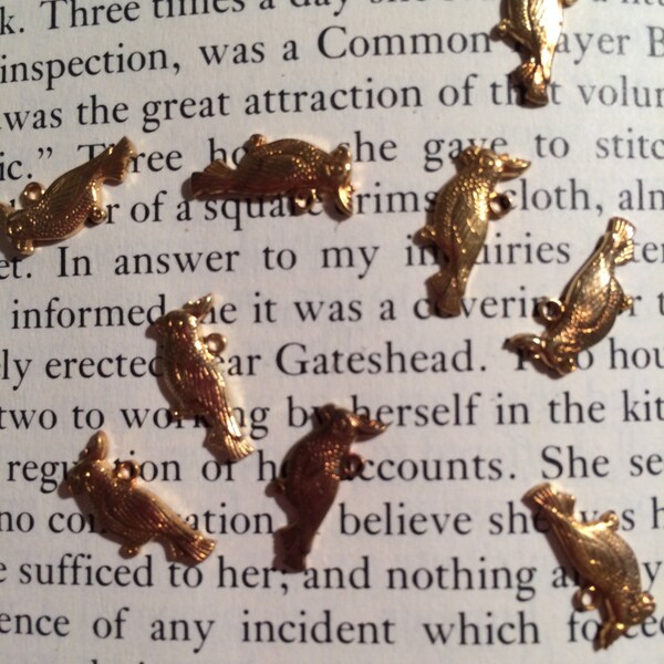 Vintage Gold-Plated Cockatoo Charms - 20 Pieces