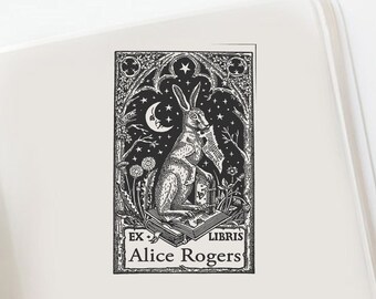 Timbro personalizzato Ex Libris di coniglio da favola, timbro Ex Libris di coniglio e luna, timbro ex libris, regalo per gli amanti dei libri -185425-