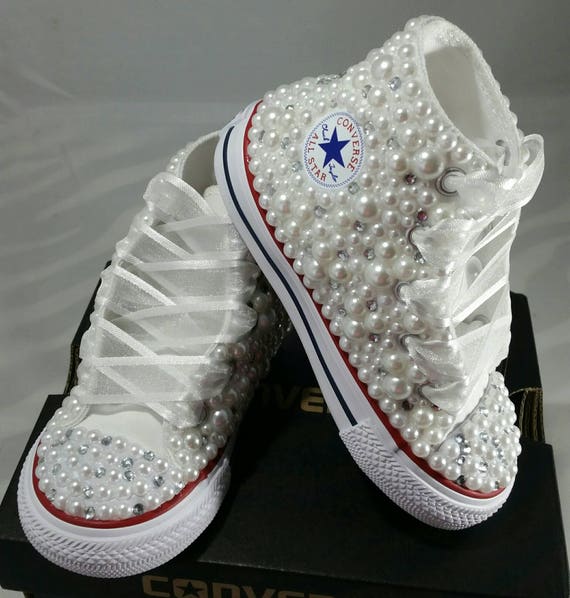 flower girl with converse