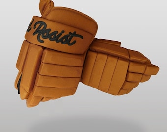 Classique Outdoor Hockey Gloves, Vintage Style, Modern Warmth