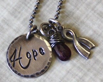 Colar Hope para Conscientização do Câncer de Mama, Prata de Lei, Gravado à Mão, Turmalina Rosa - PRONTO PARA ENVIO