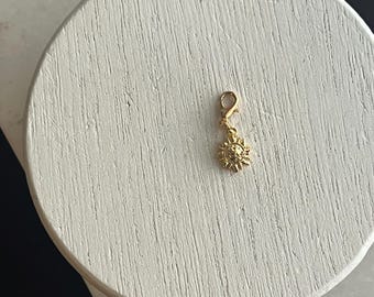 18K Gold   Charm- Sun 8mm