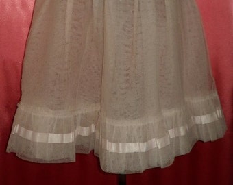 Vintage 1950's Fun & Poofy Pink Crinoline Half Slip S