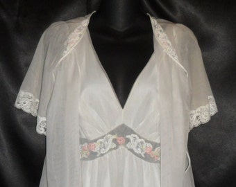 Gossamer White Vintage SHADOWLINE Nightgown & Peignoir Set - Petite 32-34
