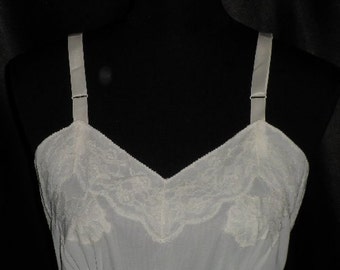 So Lovely - Vintage NAN FLOWER Extravagant Nylon Full Slip 34