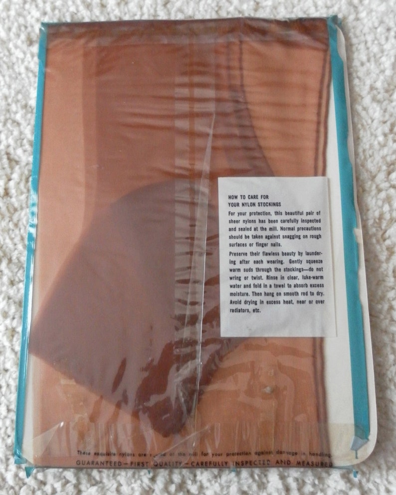 Vintage 5th Avenue Full Fashioned SEAMED Dress Sheer /& Luxury Finish Garter Stockings Color is Tahiti Size 10