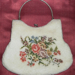 Vintage 1930&#39;s Heavily Beaded & Floral Embroidered Top Handle Kiss Lock Purse / Handbag