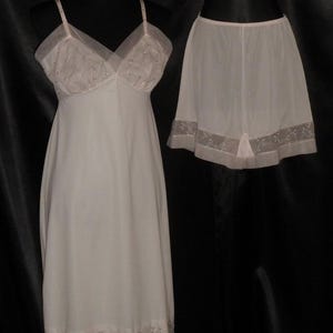 New/Old Stock 1950&#39;s Vintage VAN RAALTE &quot;Suavette&quot; 2 Piece Pink Full Slip Size 36 w/ Matching &quot;Myth&quot; Tap Panties Size 6