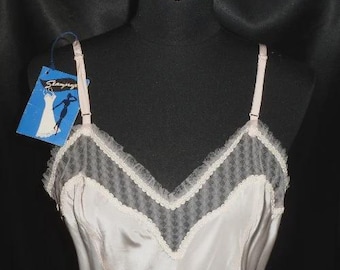 SALE!  Simply Gorgeous Vintage 1950's NOS Seamprufe Pale Pink Rayon Full Slip 38