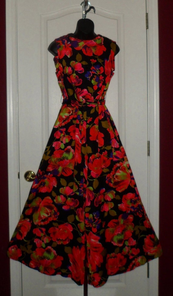 Vintage 1960's Vibrant Floral Sleeveless Palazzo P