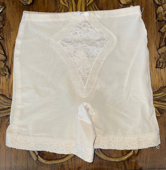 Vintage Unworn Magic Lady Panty Girdle Size Medium Size 6 Beige Mid Century  1960s 