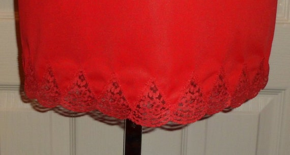 Vintage CHARMODE Vixen Red Full Slip - New/Old St… - image 4