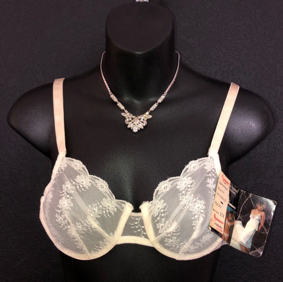 Very Sexy Vintage 1970's FORMFIT sassys Collection Sheer Lace Cup Bra 32B  Original Tags 