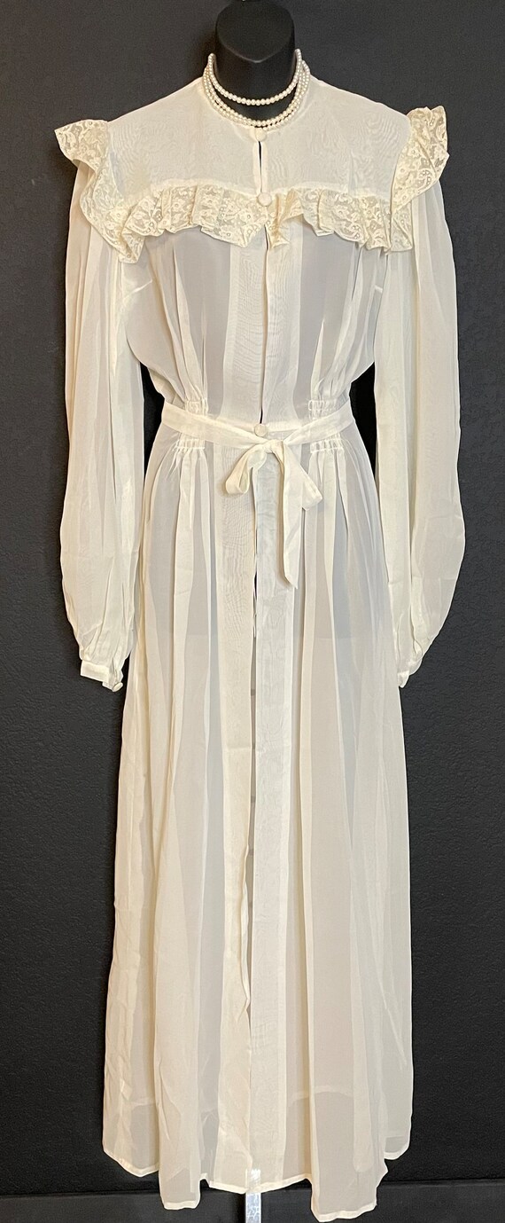 Raffinata e di classe Vintage 1930 Sheer Off White Robe Peignoir