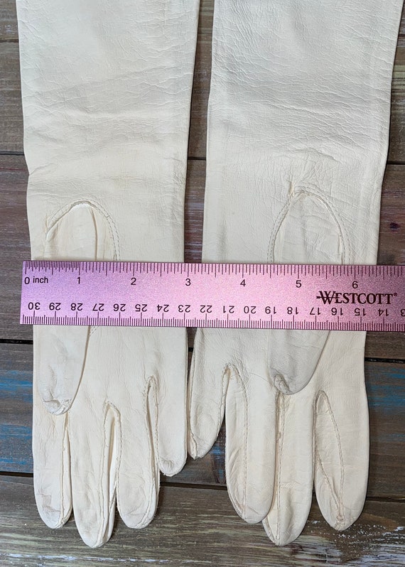 One Pair of Off White Vintage 1950's Soft Leather… - image 5