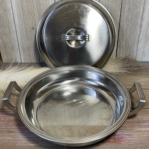 Vintage 1940&#39;s Art Deco Design Stainless Steel Lidded Serving Pan