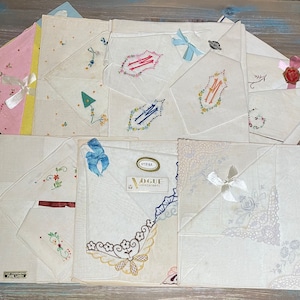New/Old Stock lot of 21 Vintage 1940-50&#39;s Handkerchiefs Hankies on Original Cards - Various Designs